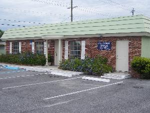 Lake Worth Animal Hospital resized to 300 pixels wide